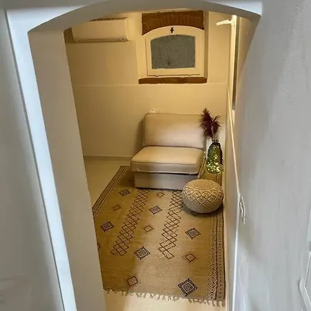 Bellaflo: Small In The Center Of Apartment
