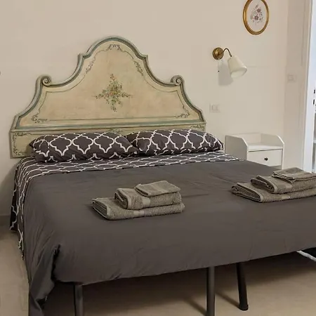 Bellaflo: Small In The Center Of Apartment