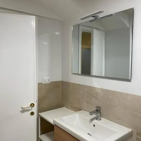 Apartment Bellaflo: Small In The Center Of